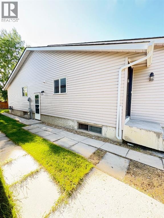 6879 Rundlehorn Drive NE — photo 4