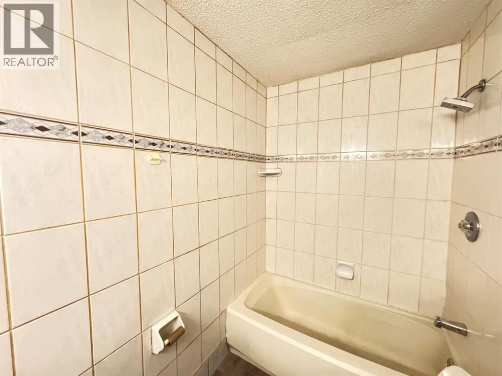 6879 Rundlehorn Drive NE — photo 17