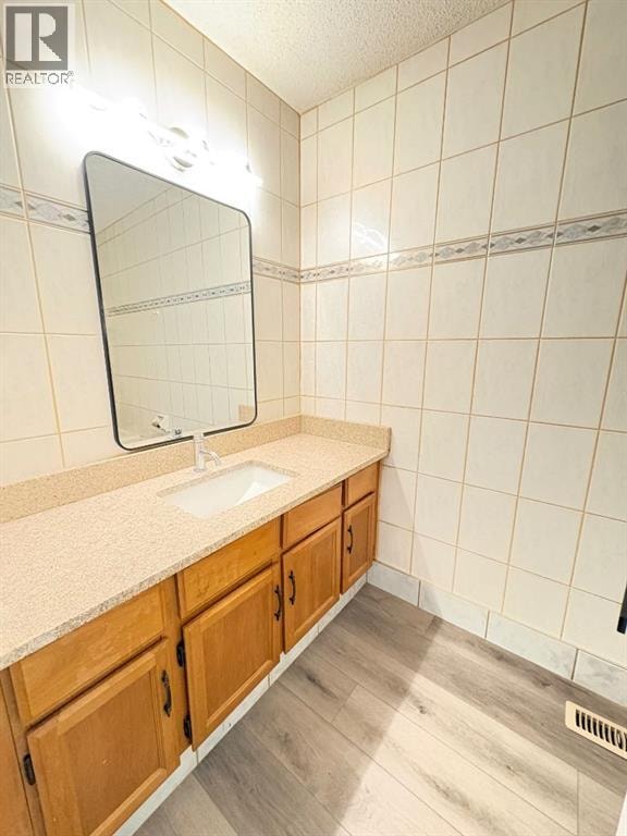 6879 Rundlehorn Drive NE — photo 16