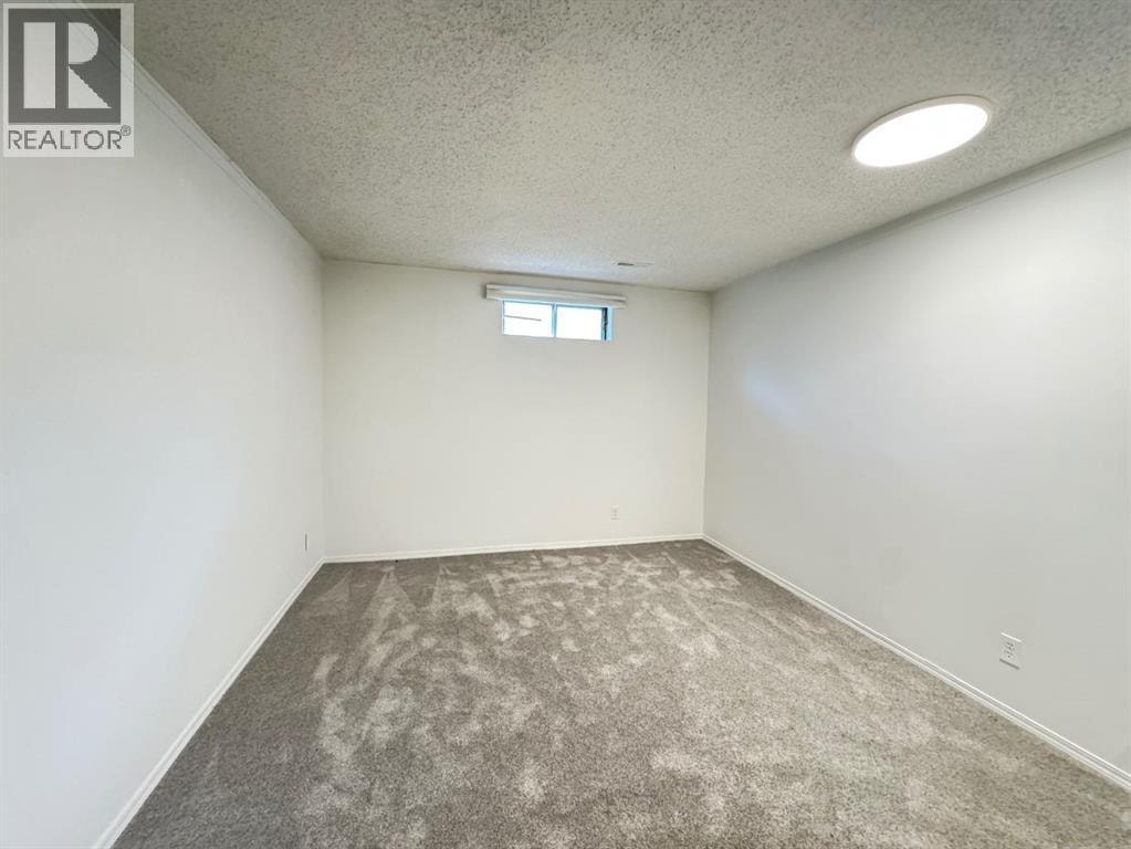 6879 Rundlehorn Drive NE — photo 21