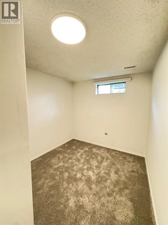 6879 Rundlehorn Drive NE — photo 22