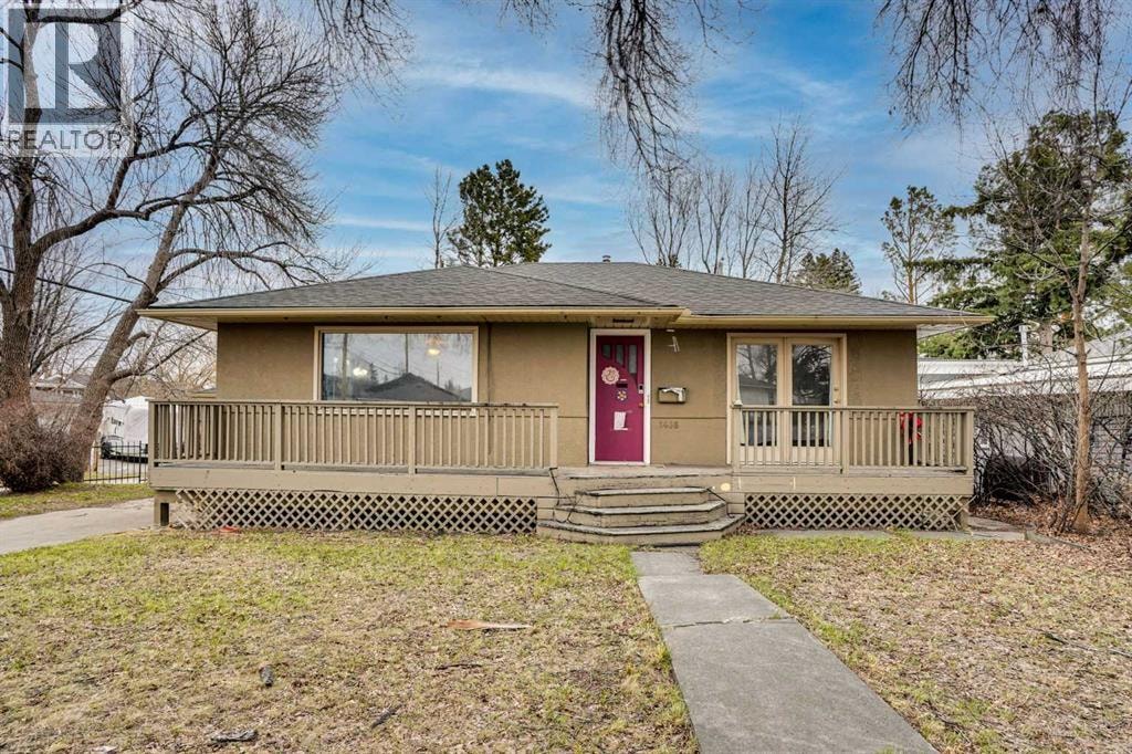 1468 Renfrew Drive NE — photo 2