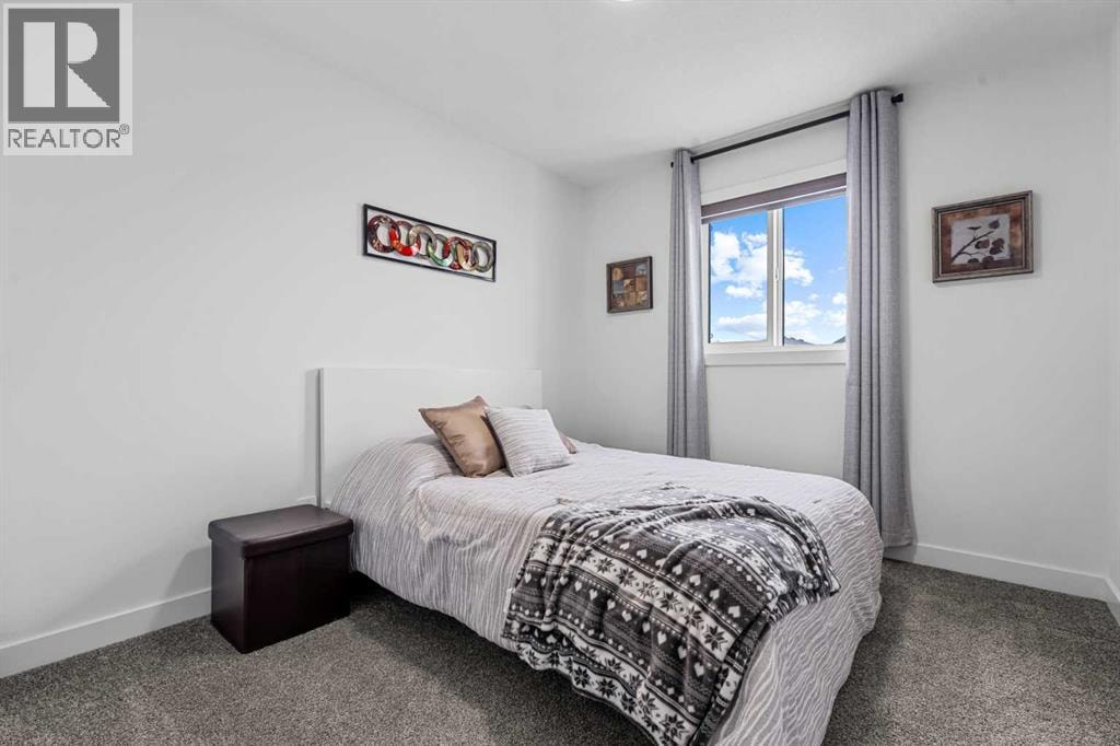 37 Legacy Glen Point SE — photo 31
