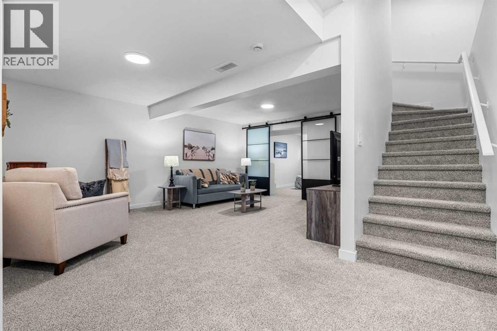 37 Legacy Glen Point SE — photo 33