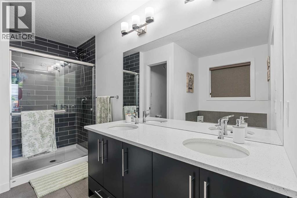 37 Legacy Glen Point SE — photo 25