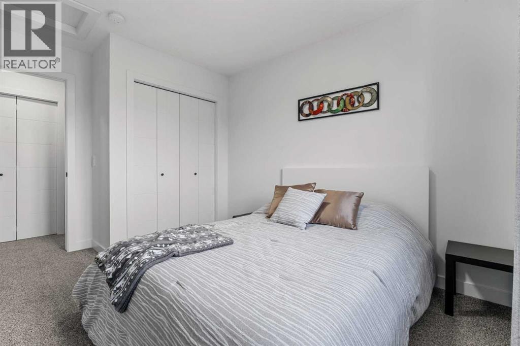 37 Legacy Glen Point SE — photo 32