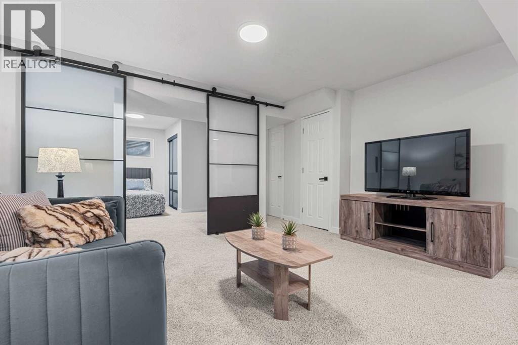 37 Legacy Glen Point SE — photo 36