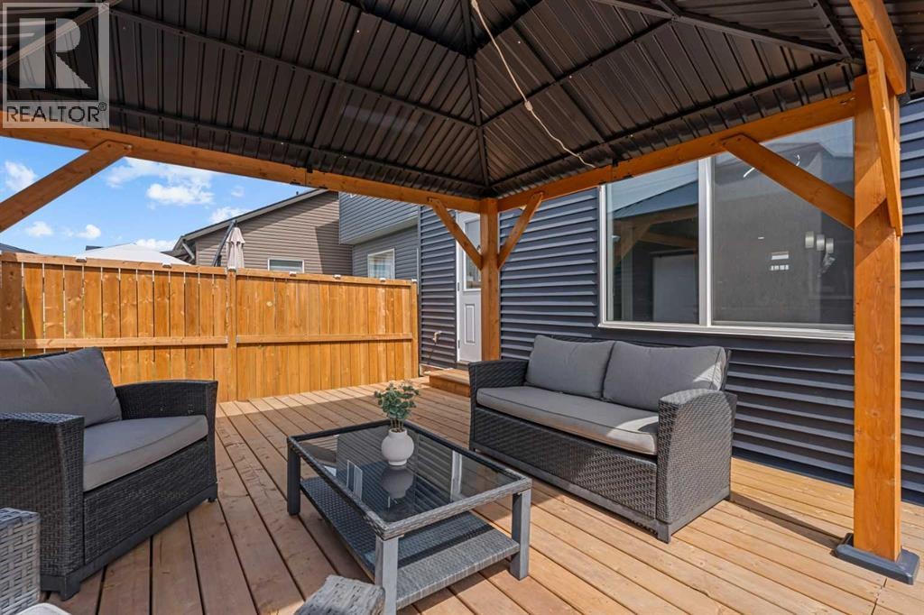 37 Legacy Glen Point SE — photo 44