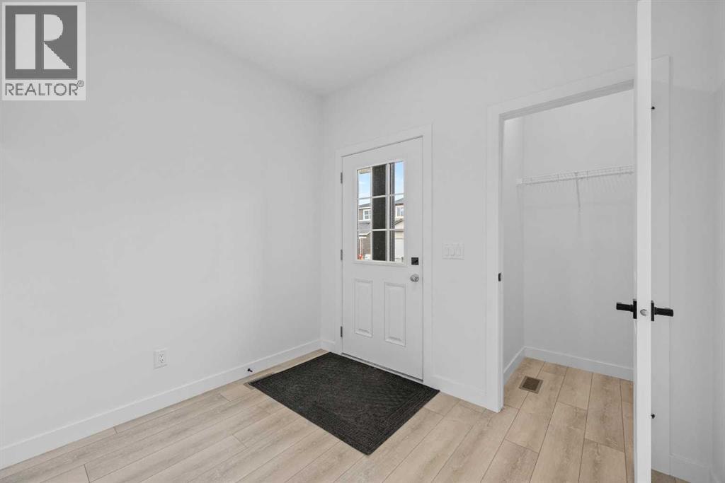33 Hotchkiss Gardens SE — photo 4