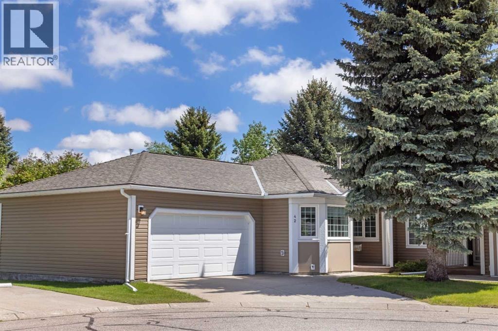 42 Douglasbank Gardens SE — photo 2