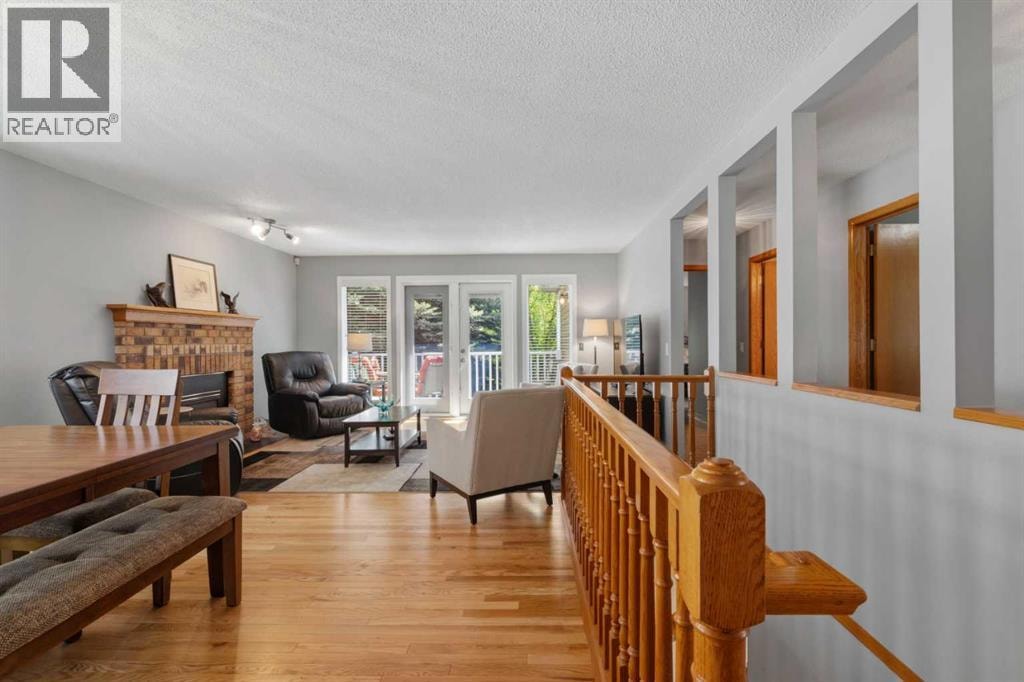 42 Douglasbank Gardens SE — photo 8
