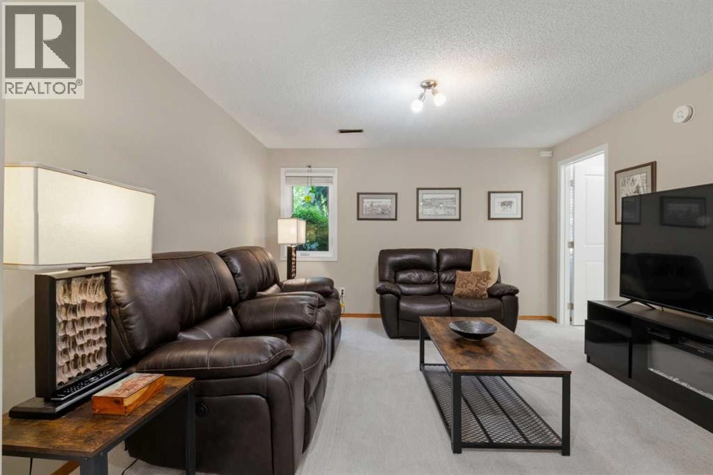 42 Douglasbank Gardens SE — photo 24