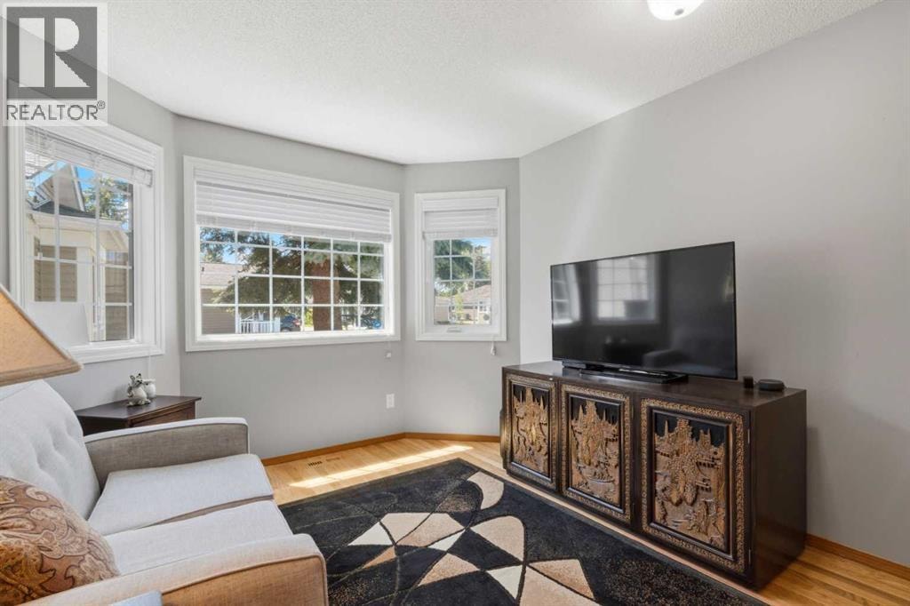 42 Douglasbank Gardens SE — photo 17