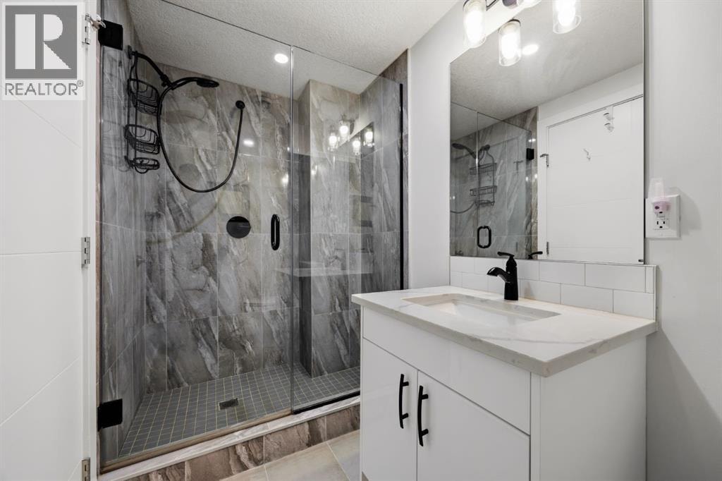 723 75 Avenue SW — photo 30