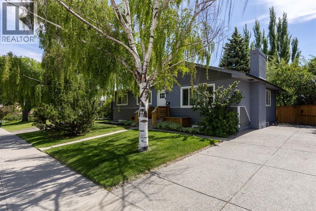 723 75 Avenue SW — photo 9