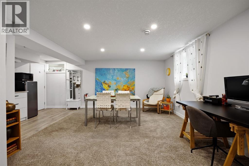 723 75 Avenue SW — photo 26