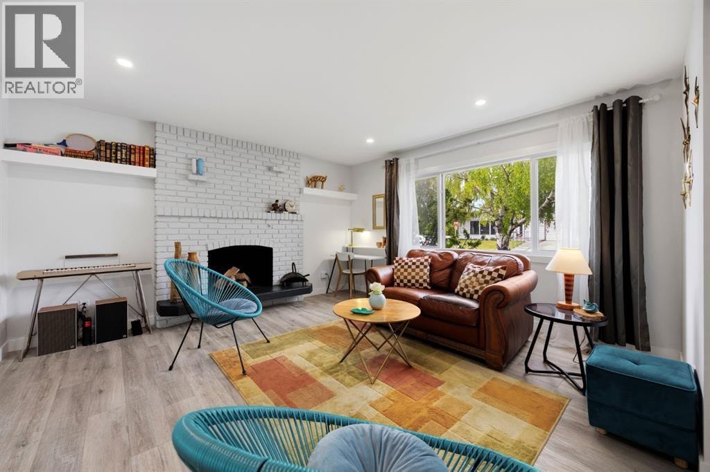723 75 Avenue SW — photo 3