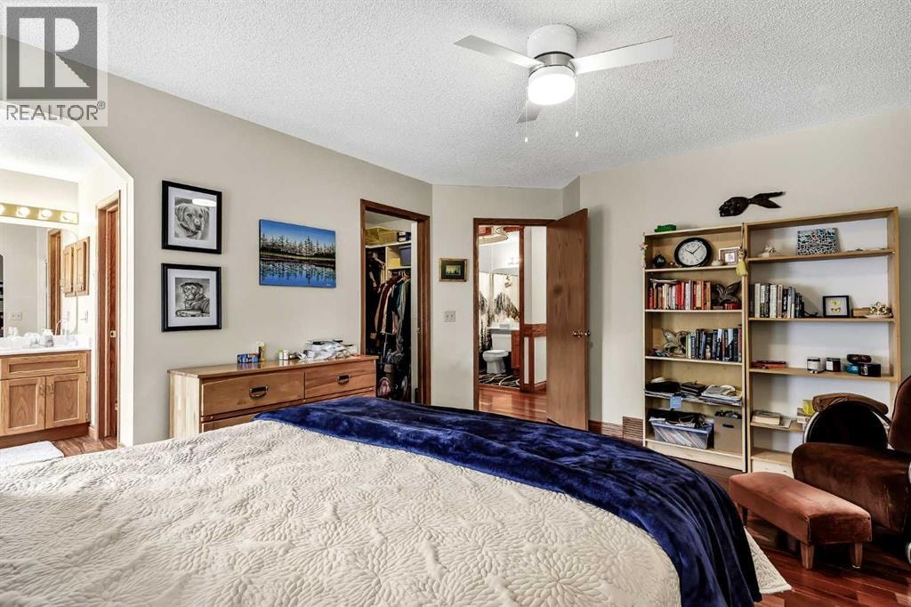 44 Valley Meadow Close NW — photo 16