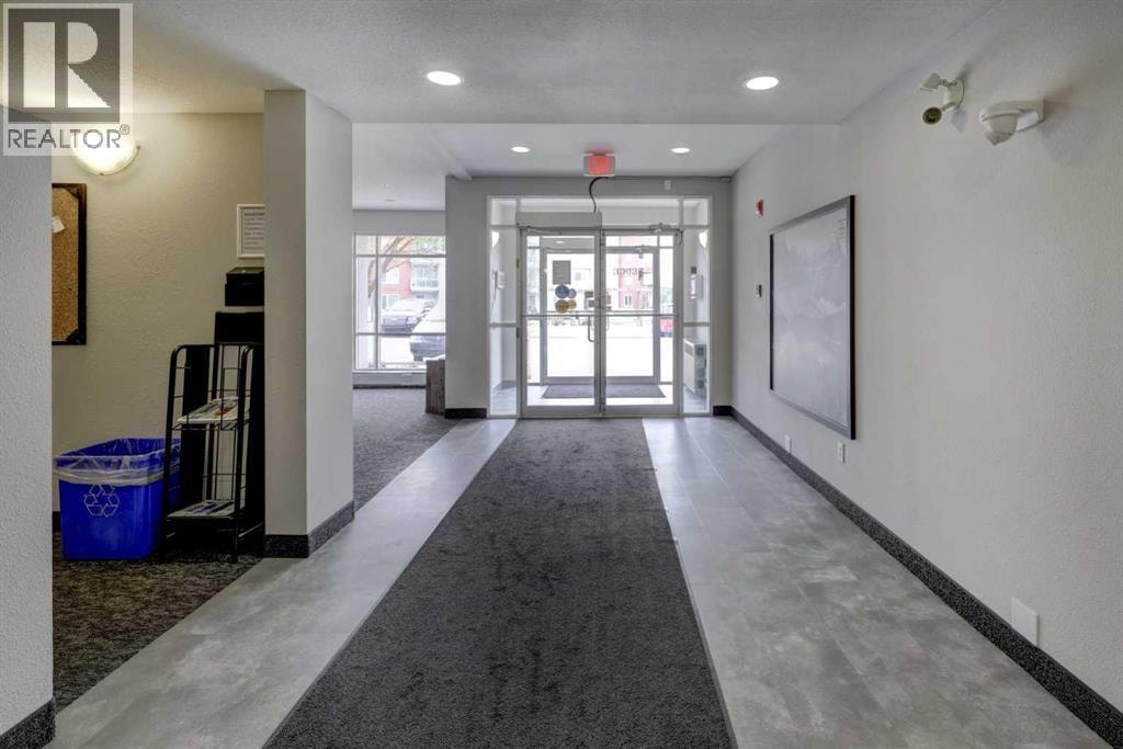 1204, 604 East Lake Boulevard NE — photo 4