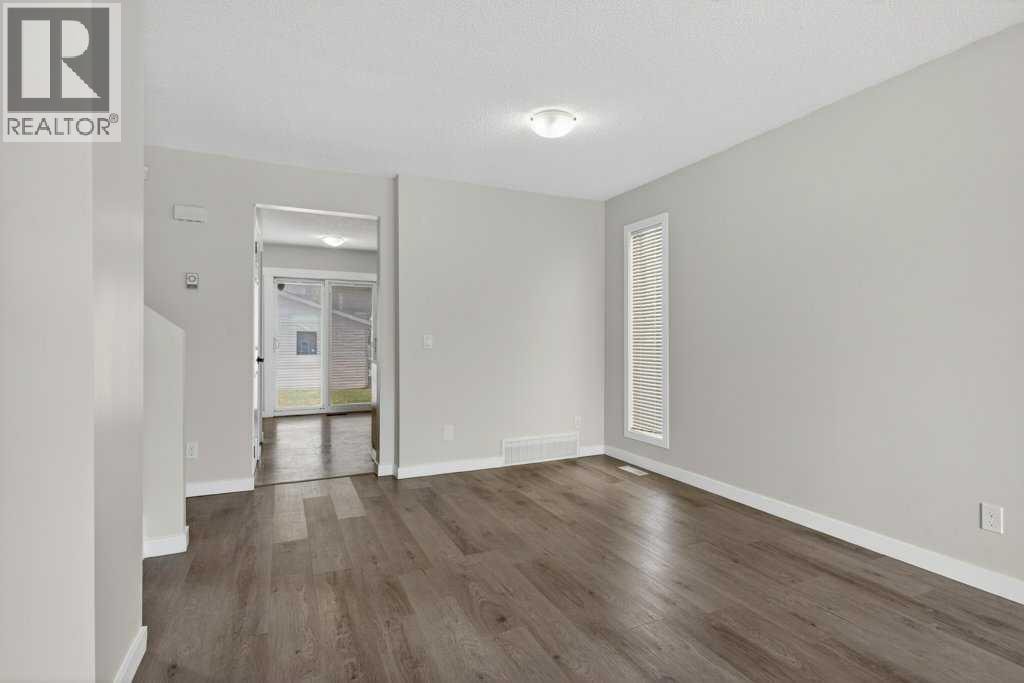 35 Martinview Crescent NE — photo 7