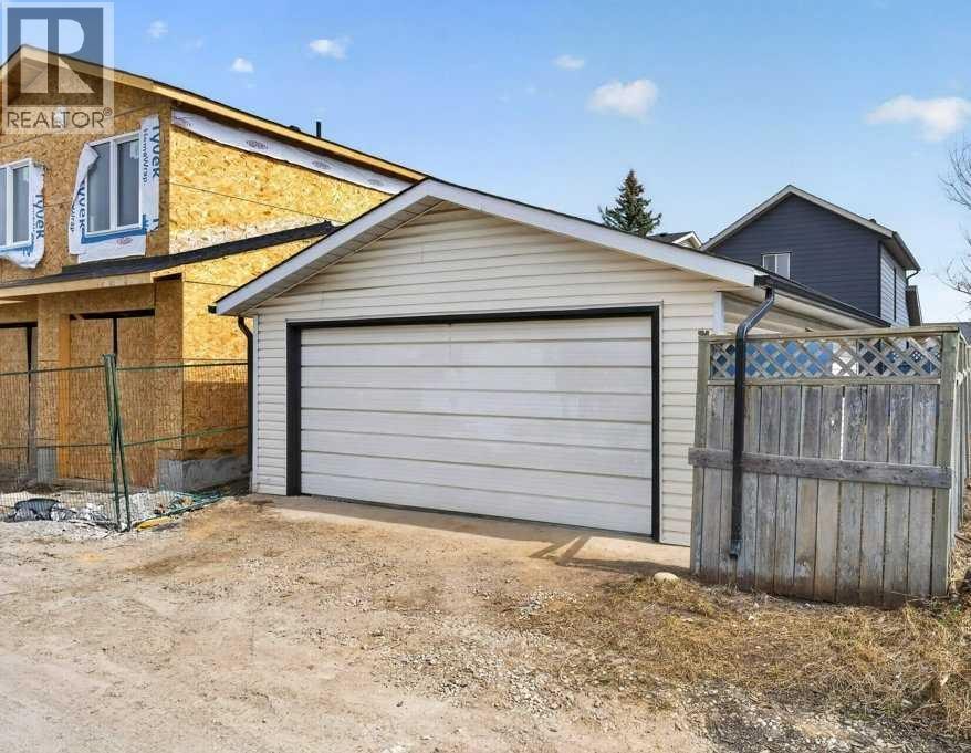 35 Martinview Crescent NE — photo 37