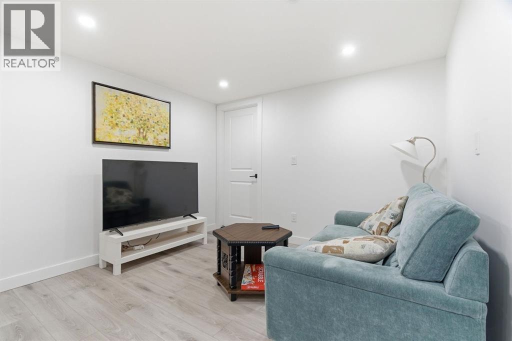 54 Belmont Manor SW — photo 35