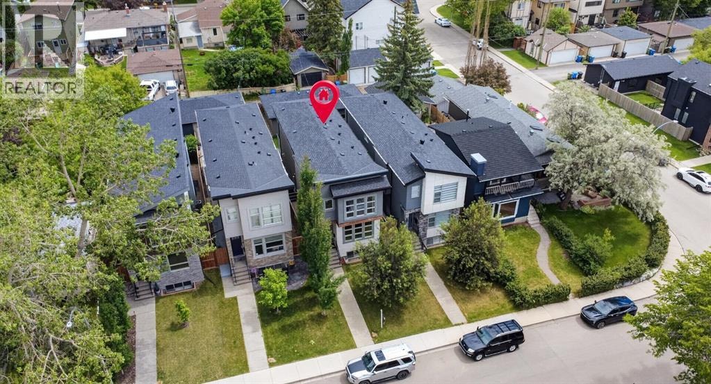 2234 28 Street SW — photo 2