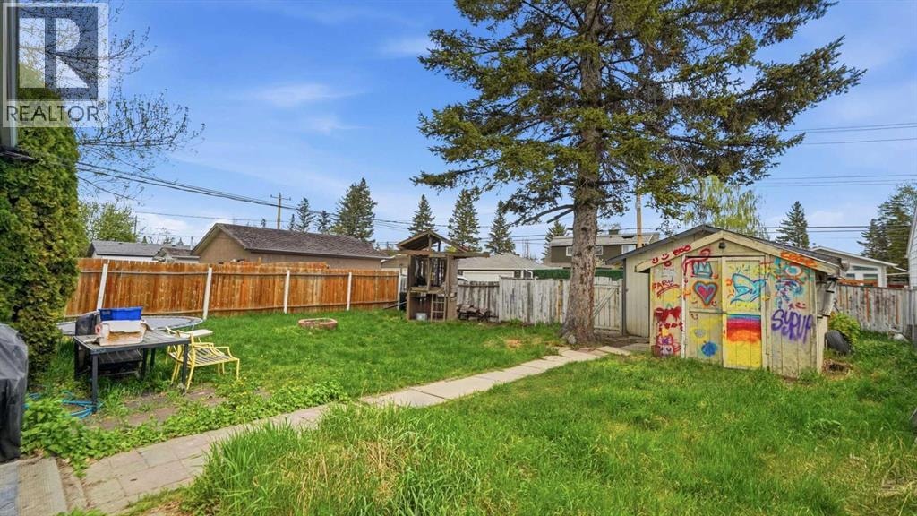 9032 Fairmount Drive SE — photo 4