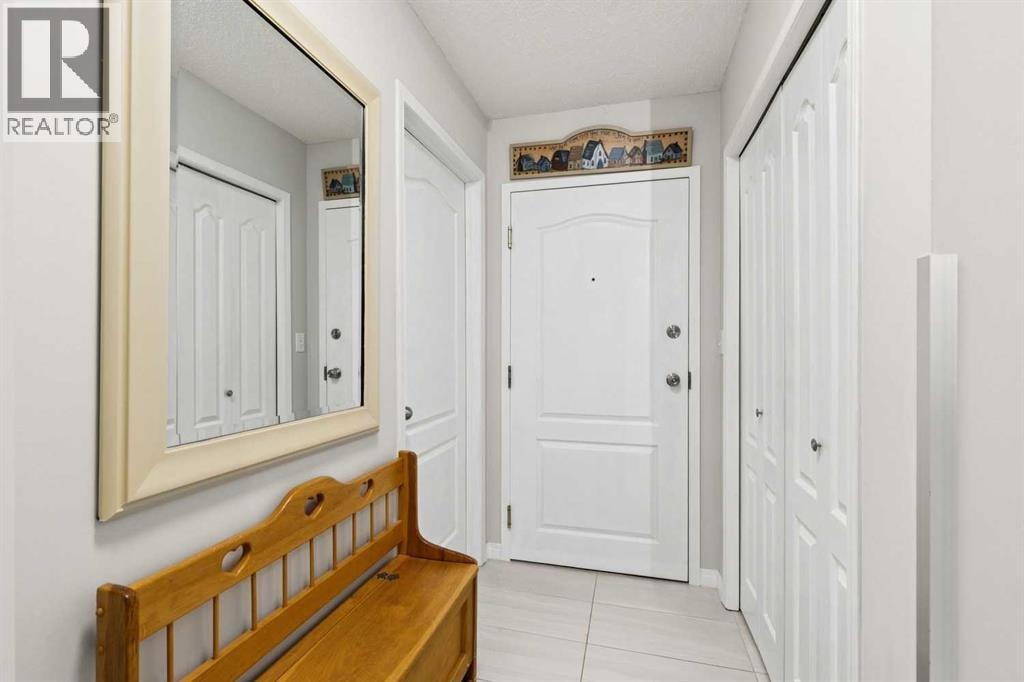 412, 30 Sierra Morena Mews SW — photo 3