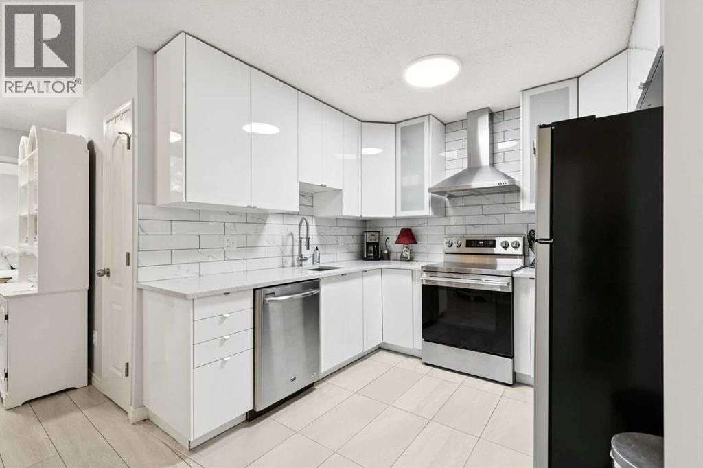 412, 30 Sierra Morena Mews SW — photo 4