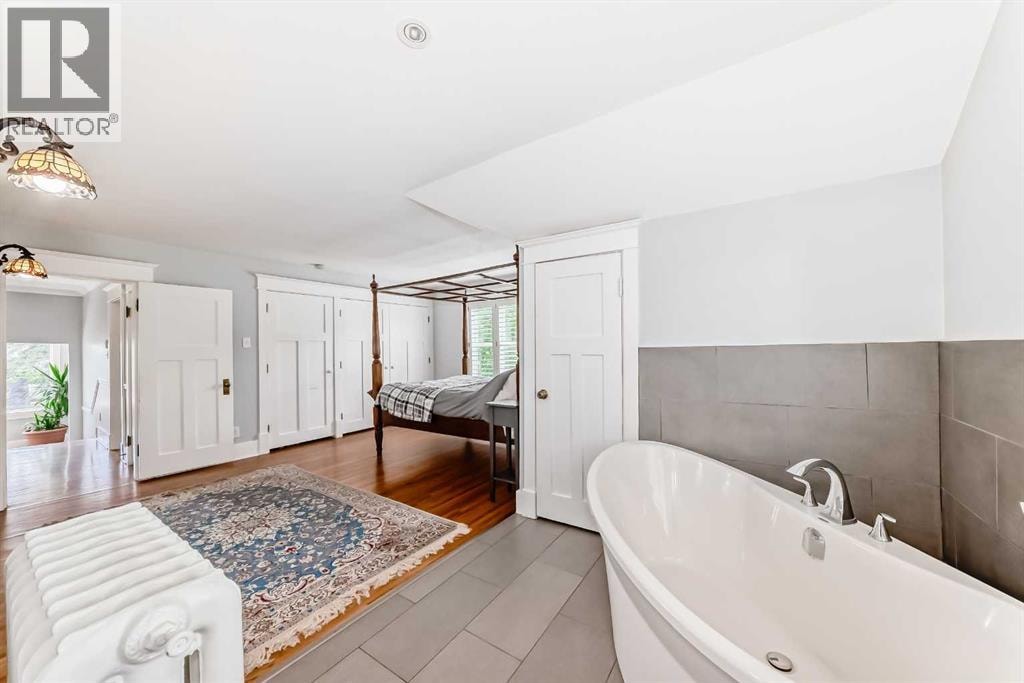 4112 8 Street SW — photo 30