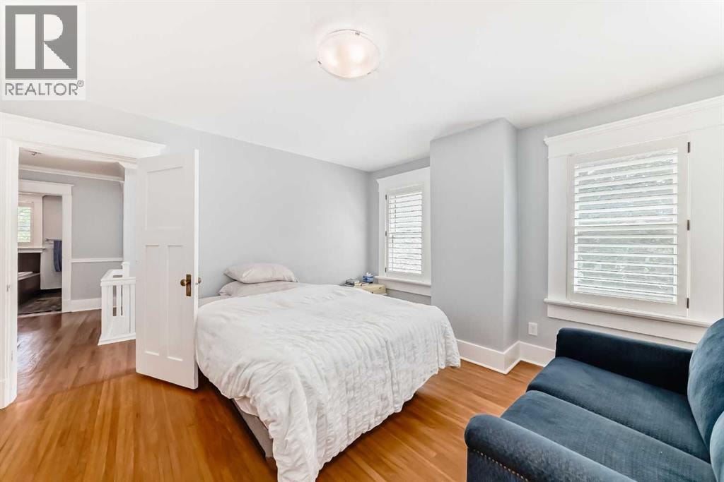 4112 8 Street SW — photo 34