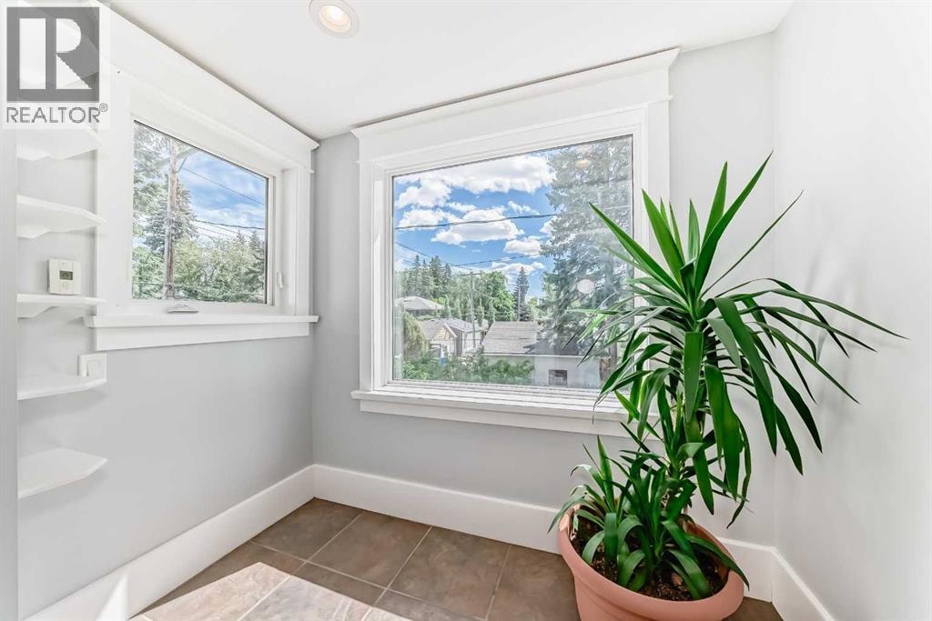 4112 8 Street SW — photo 26