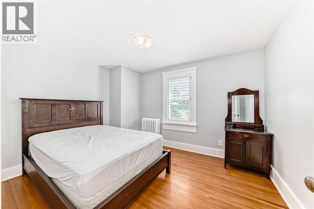 4112 8 Street SW — photo 35
