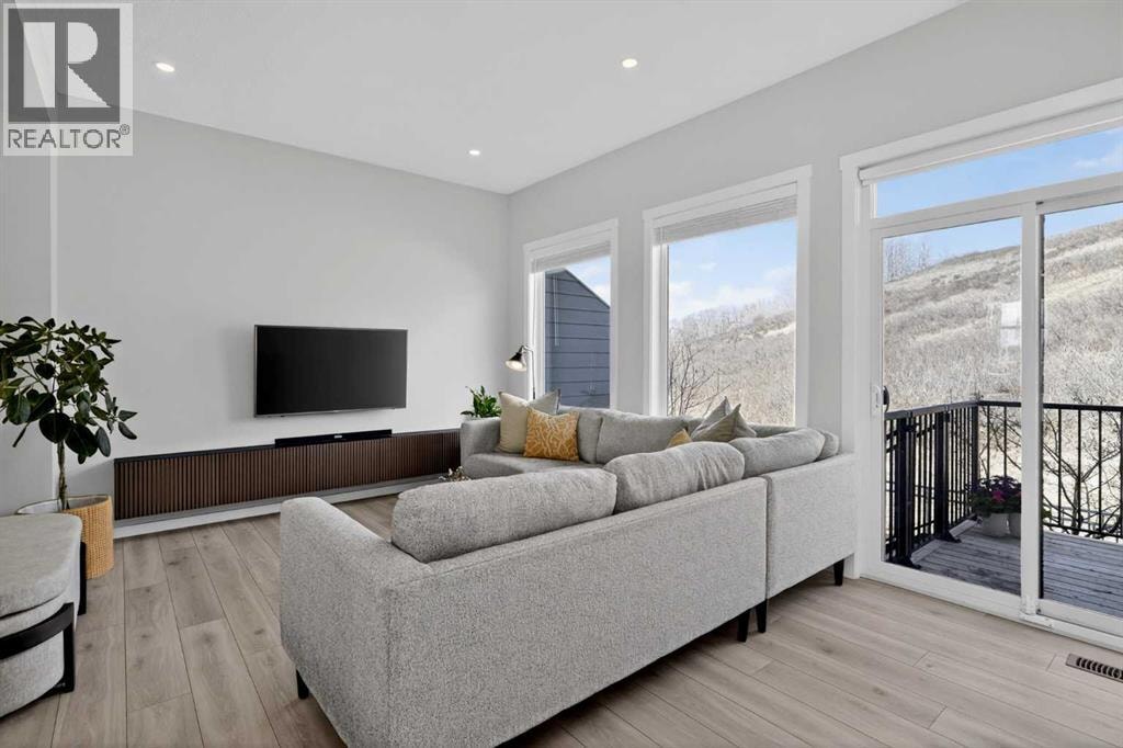228 Cranbrook Square SE — photo 3