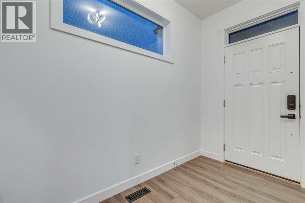 49 Masters Terrace SE — photo 3