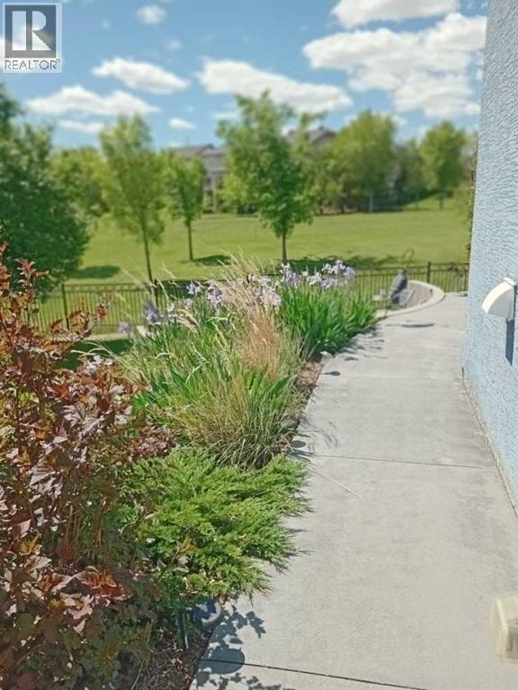 136 STONEMERE Close — photo 35