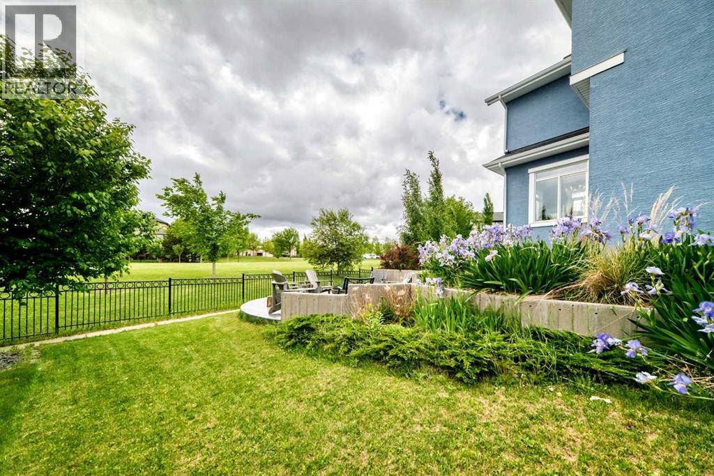 136 STONEMERE Close — photo 38