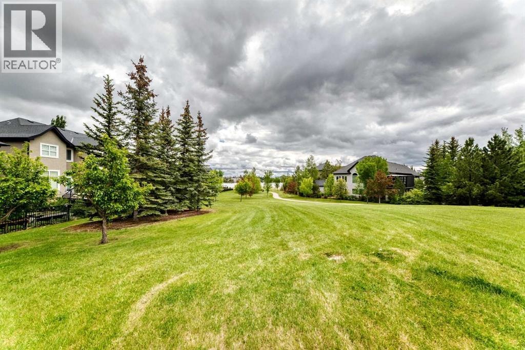 136 STONEMERE Close — photo 41