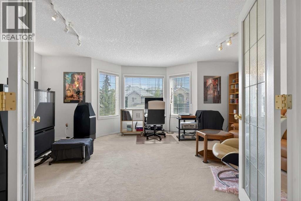 307 Hampstead Way NW — photo 37