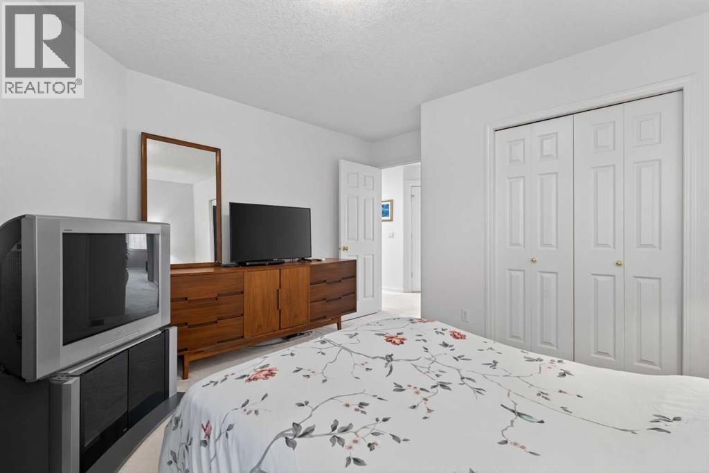 307 Hampstead Way NW — photo 36