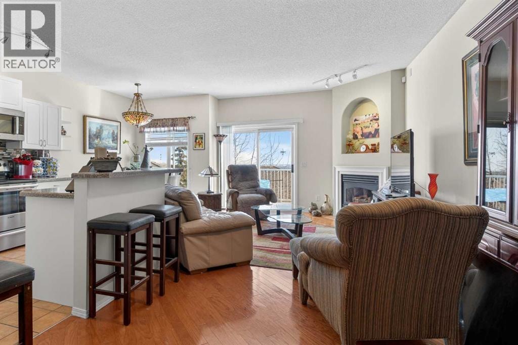 92 Hamptons Link NW — photo 2