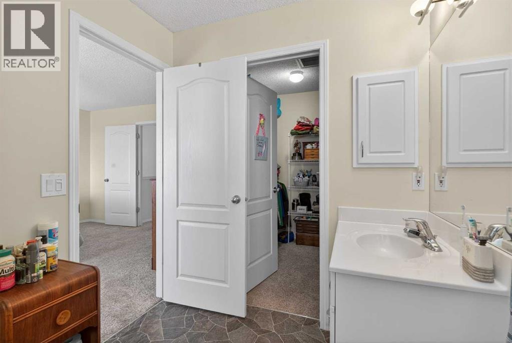92 Hamptons Link NW — photo 25