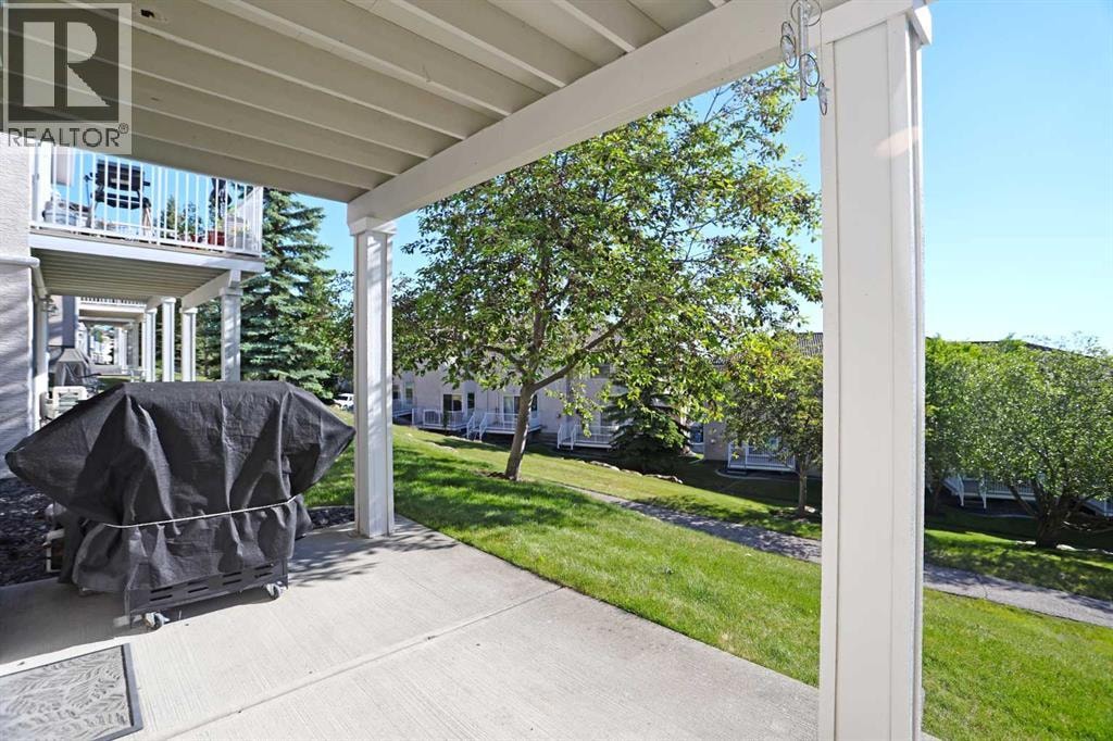 92 Hamptons Link NW — photo 39