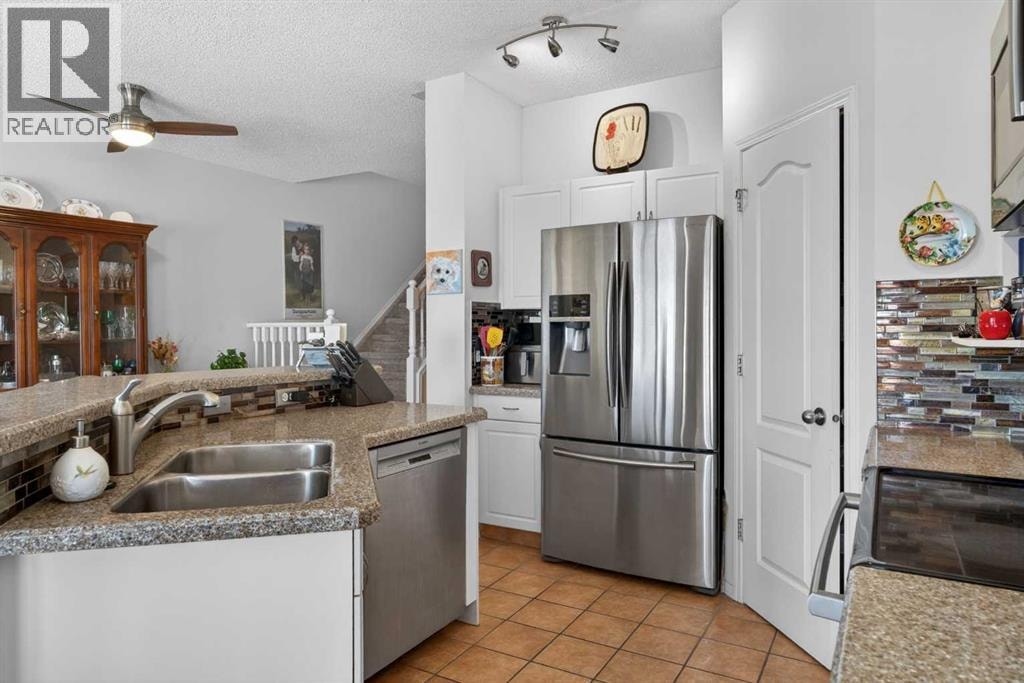 92 Hamptons Link NW — photo 9