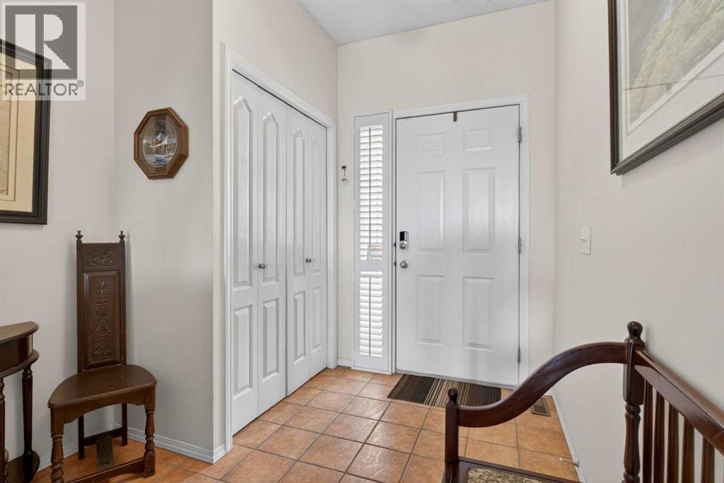 92 Hamptons Link NW — photo 5