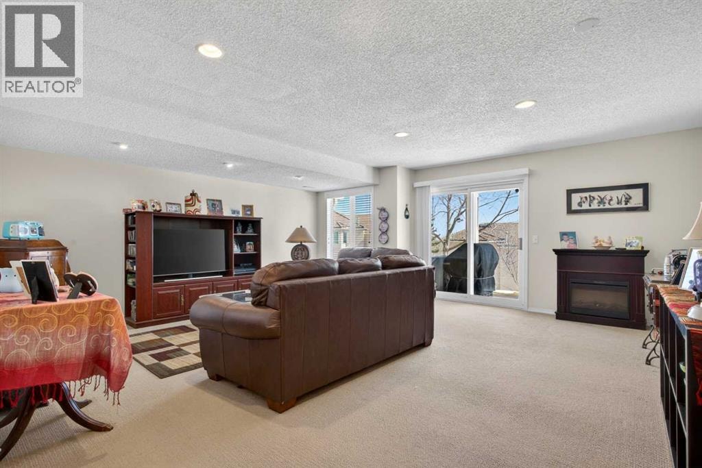 92 Hamptons Link NW — photo 34