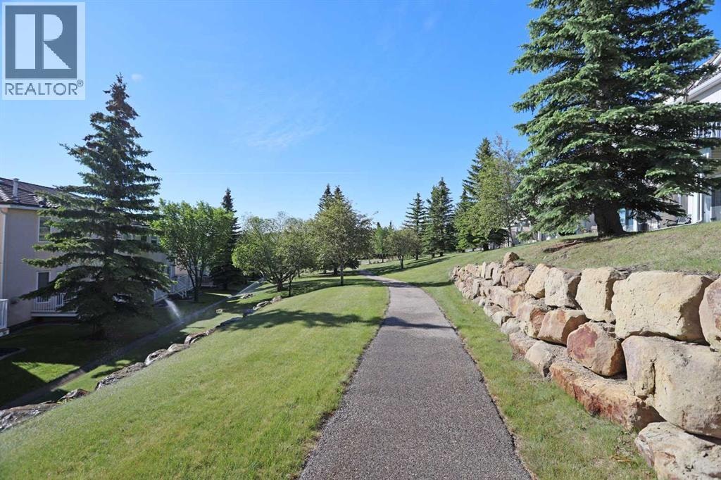 92 Hamptons Link NW — photo 46