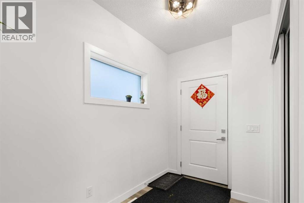 293 Carringsby Way NW — photo 2
