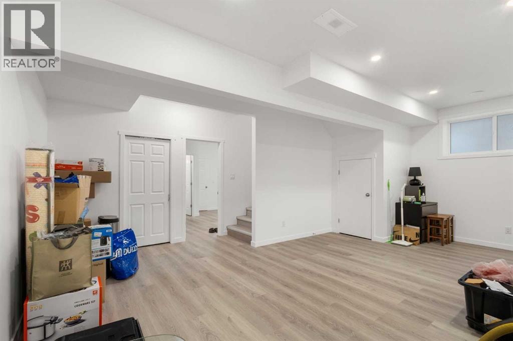 293 Carringsby Way NW — photo 32